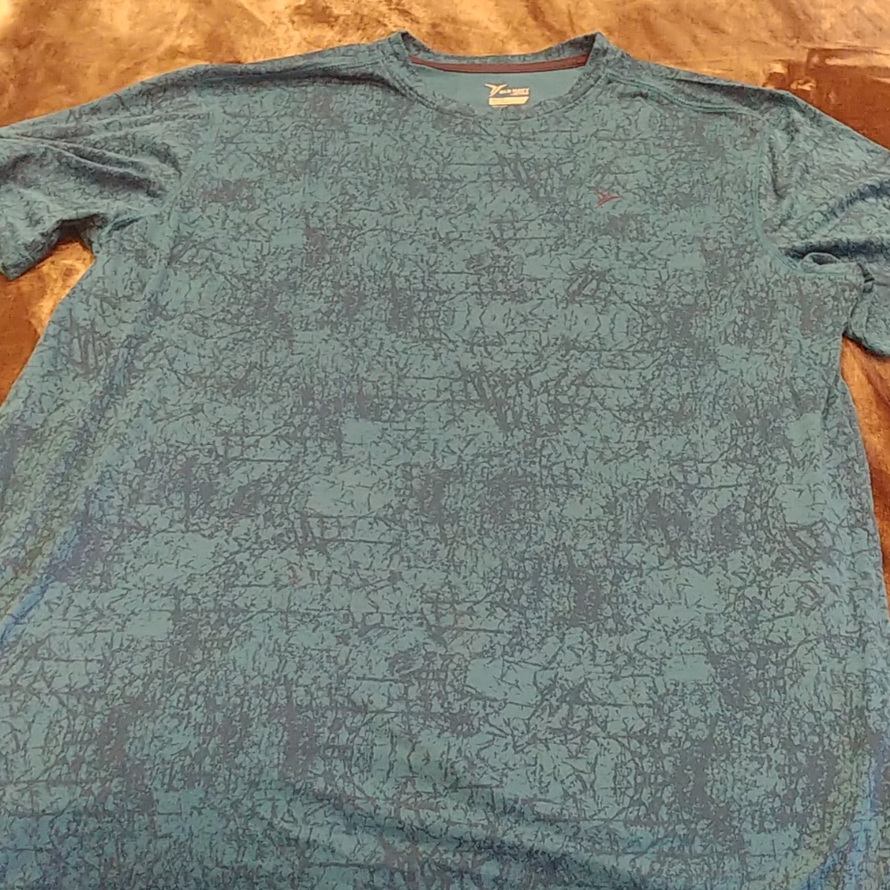 NWT active tee